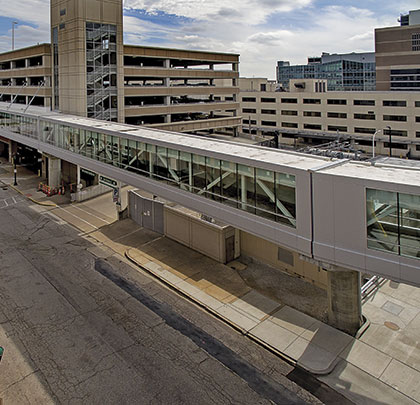 Pedestrian skywalk